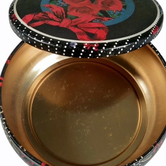 Vintage Nobel Hall 5” Round Black Polka Dot Red Bow & Roses Gift Jewelry Tin - Picture 3 of 10